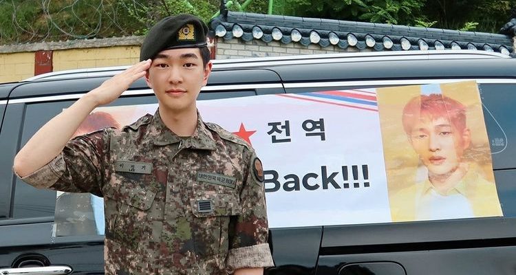 SHINee’s Onew Returns To Public Life After Military Service